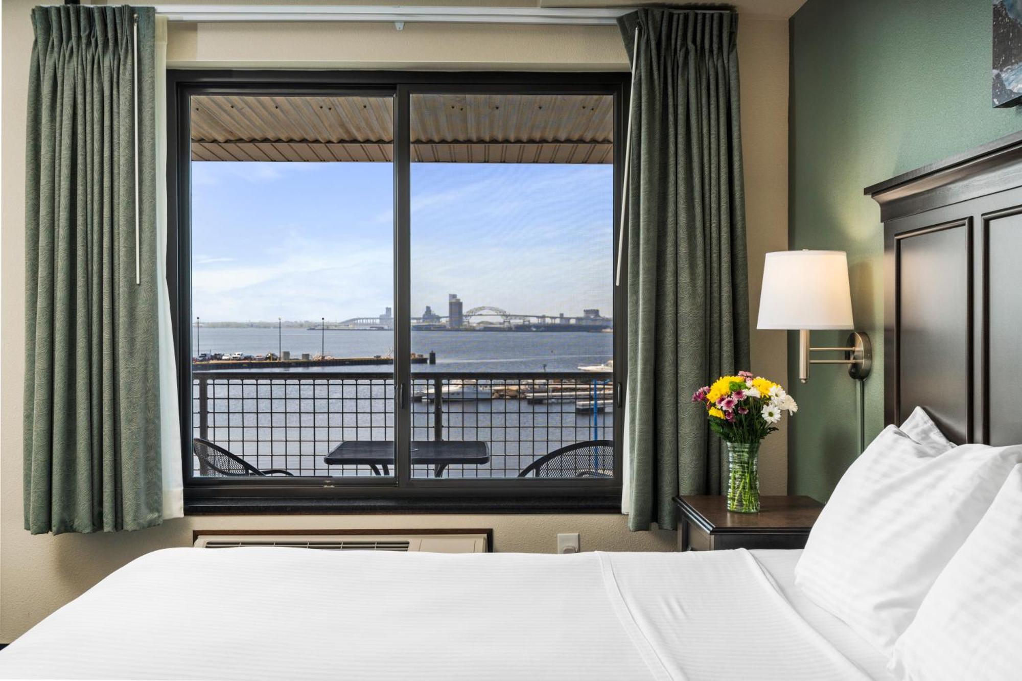 Park Point Marina Inn Дулут Екстер'єр фото